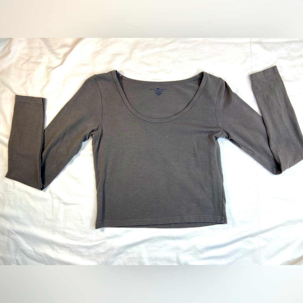 Brandy Melville Scoop Neck Long Sleeve Grey Tee Shirt One Size‎